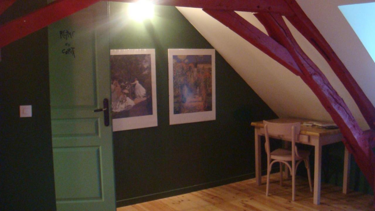 Les Gallerands Bessais-le-Fromental Exteriör bild